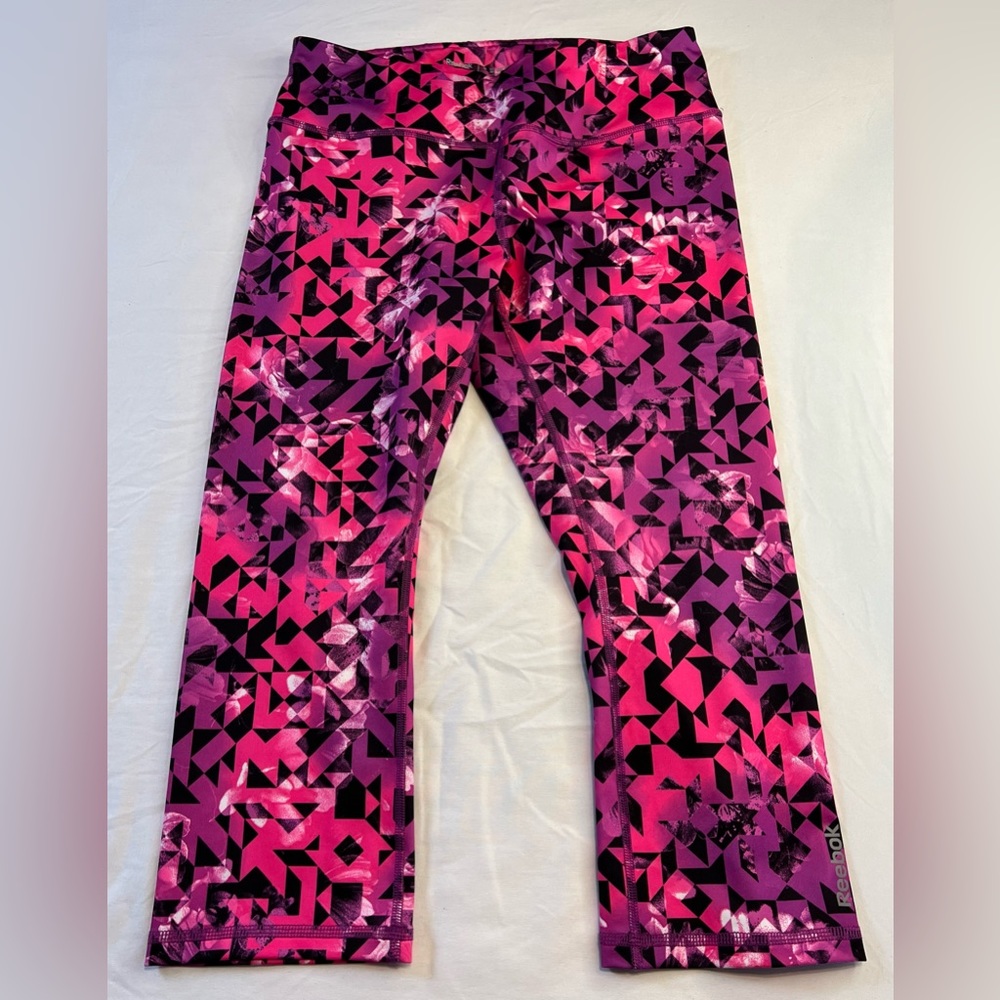 Reebok cropped yoga pants, preowned EUC size M